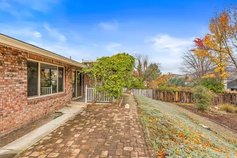 1013 Mira Mar Avenue Medford OR 97504