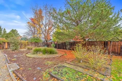 1013 Mira Mar Avenue Medford OR 97504