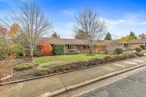 1013 Mira Mar Avenue Medford OR 97504