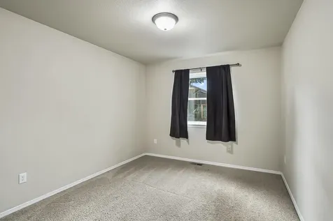 754 NE Quince Place Redmond OR 97756