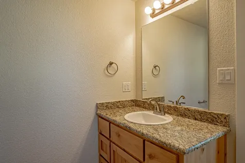 1987 Camellia Avenue Medford OR 97504