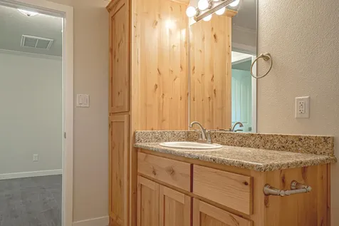 1987 Camellia Avenue Medford OR 97504