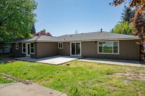 1987 Camellia Avenue Medford OR 97504