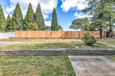 1987 Camellia Avenue Medford OR 97504