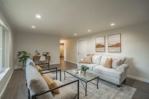 1987 Camellia Avenue Medford OR 97504