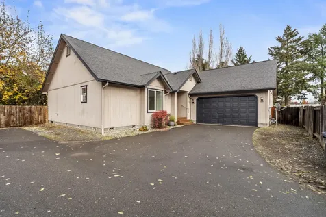 124 SW Verstappen Lane Grants Pass OR 97526