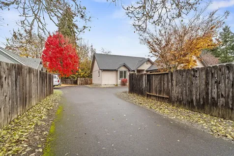 124 SW Verstappen Lane Grants Pass OR 97526