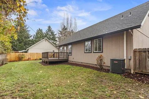 124 SW Verstappen Lane Grants Pass OR 97526