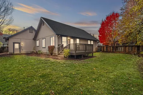 124 SW Verstappen Lane Grants Pass OR 97526