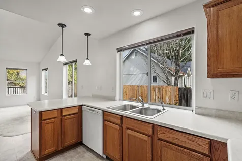 124 SW Verstappen Lane Grants Pass OR 97526