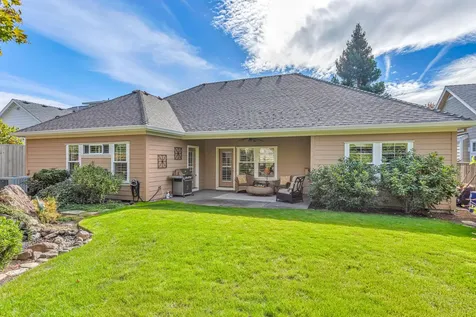 3763 Calle Vista Drive Medford OR 97504