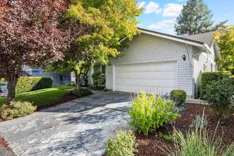 2432 Senate Way Medford OR 97504