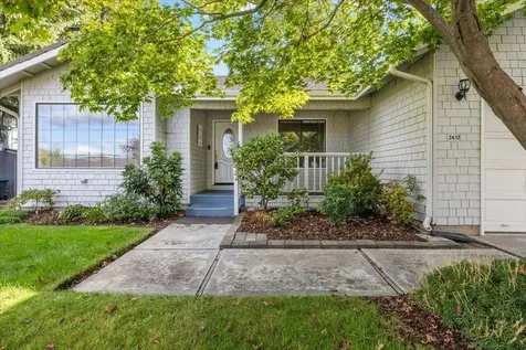 2432 Senate Way Medford OR 97504