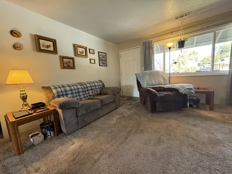 4316 Barry Avenue Klamath Falls OR 97603