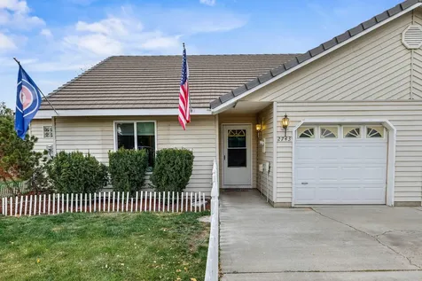 2743 SW Umatilla Court Redmond OR 97756
