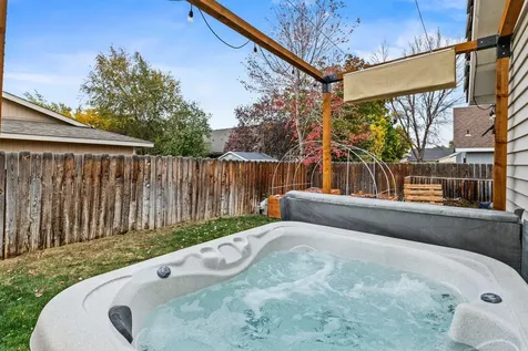 2743 SW Umatilla Court Redmond OR 97756
