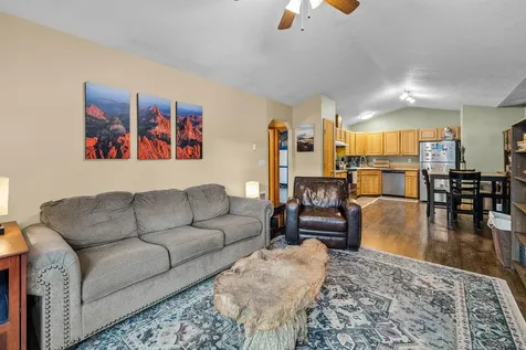 2743 SW Umatilla Court Redmond OR 97756