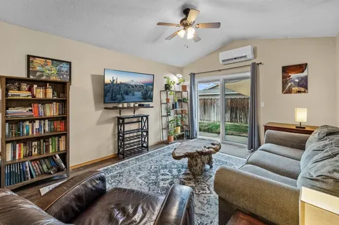 2743 SW Umatilla Court Redmond OR 97756