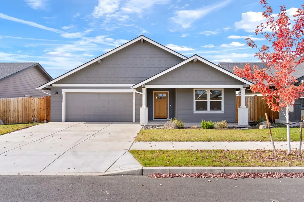 1871 NE 3rd Street Redmond OR 97756