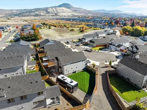 1623 Bronte Circle Medford OR 97504