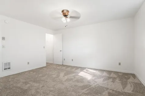 3128 SW Reindeer Avenue Redmond OR 97756