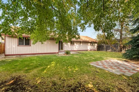 3128 SW Reindeer Avenue Redmond OR 97756