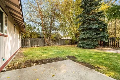 3128 SW Reindeer Avenue Redmond OR 97756