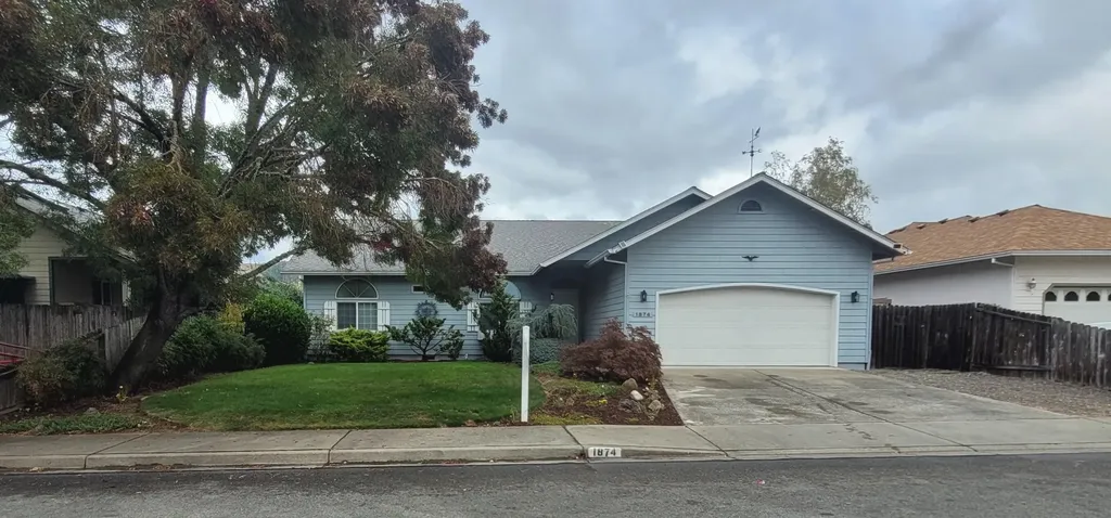 1874 SW Topaz Lane Grants Pass OR 97526