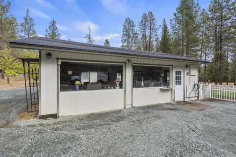 6380 W Evans Creek Road Rogue River OR 97537