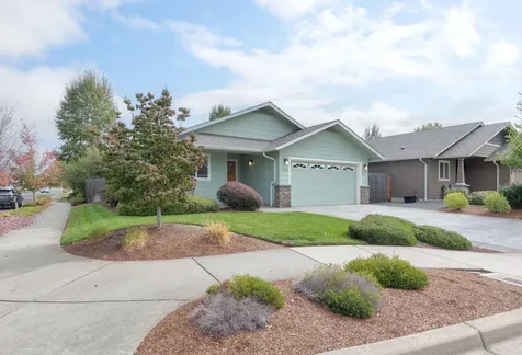 1563 Kokanee Lane Grants Pass OR 97527