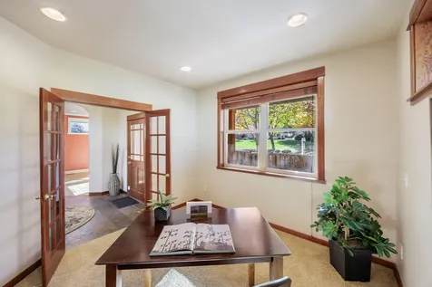 2721 Clay Creek Way Ashland OR 97520