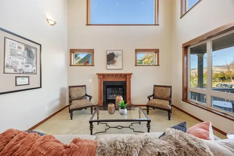 2721 Clay Creek Way Ashland OR 97520