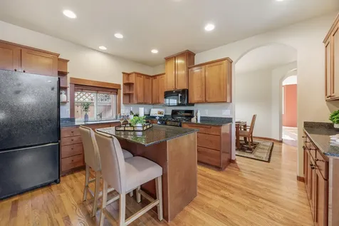 2721 Clay Creek Way Ashland OR 97520