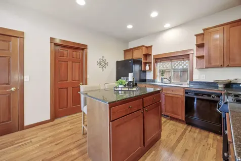 2721 Clay Creek Way Ashland OR 97520