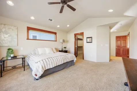 2721 Clay Creek Way Ashland OR 97520