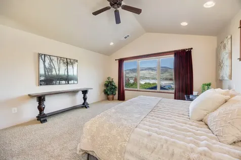 2721 Clay Creek Way Ashland OR 97520