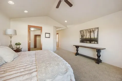 2721 Clay Creek Way Ashland OR 97520