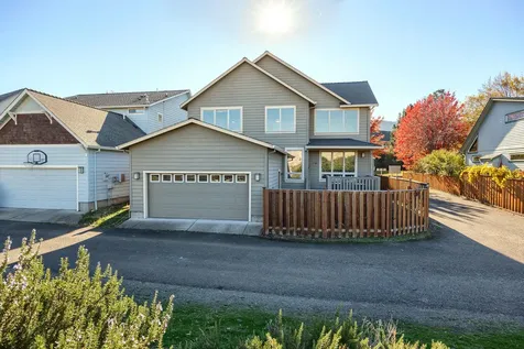 2721 Clay Creek Way Ashland OR 97520