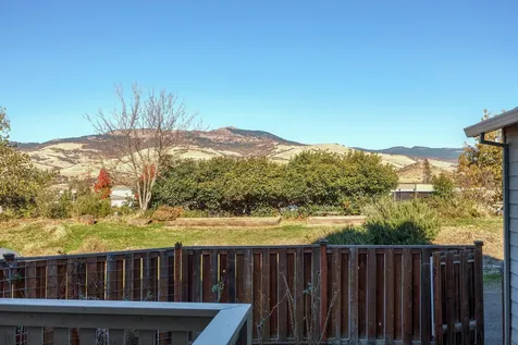 2721 Clay Creek Way Ashland OR 97520