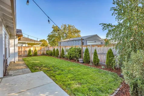 779 Sydney Court Central Point OR 97502