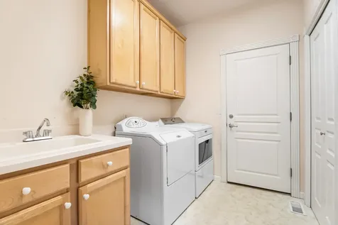 464 Tanager Drive Redmond OR 97756