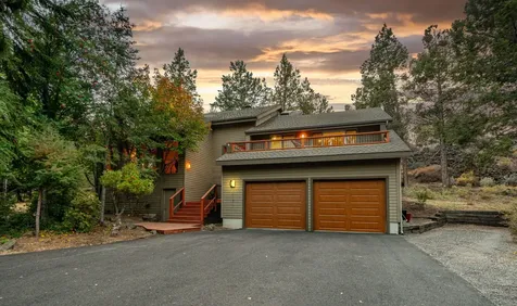 4135 NW Lower Village Road Bend OR 97703