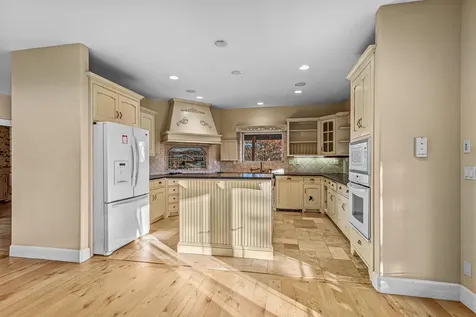 1820 Dry Creek Road Eagle Point OR 97524