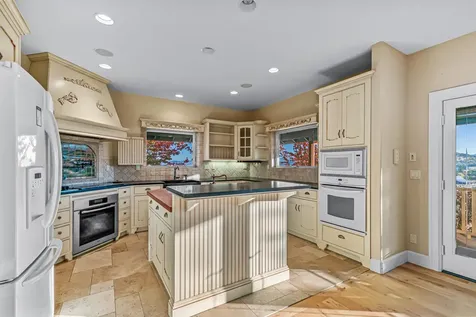 1820 Dry Creek Road Eagle Point OR 97524