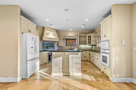 1820 Dry Creek Road Eagle Point OR 97524