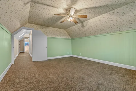 1820 Dry Creek Road Eagle Point OR 97524