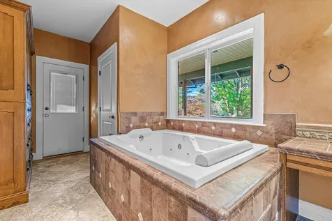 1820 Dry Creek Road Eagle Point OR 97524