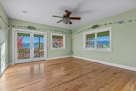 1820 Dry Creek Road Eagle Point OR 97524