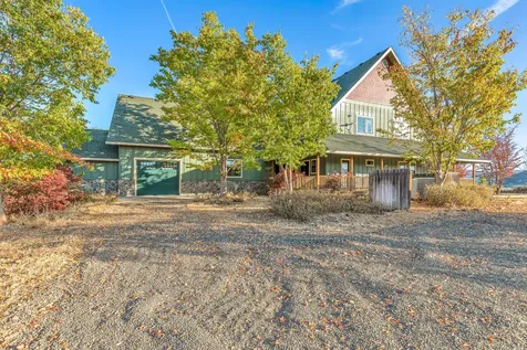 1820 Dry Creek Road Eagle Point OR 97524