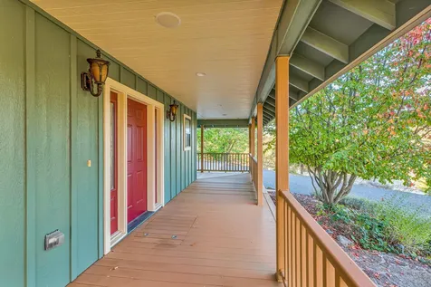 1820 Dry Creek Road Eagle Point OR 97524